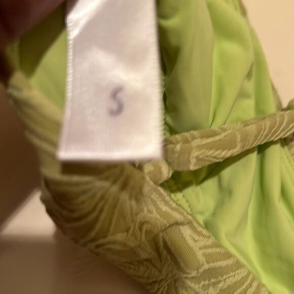 Andie Molokai Womens Small Bikini Swim Top Green Textured Floral Print NWOT - Picture 4 of 4